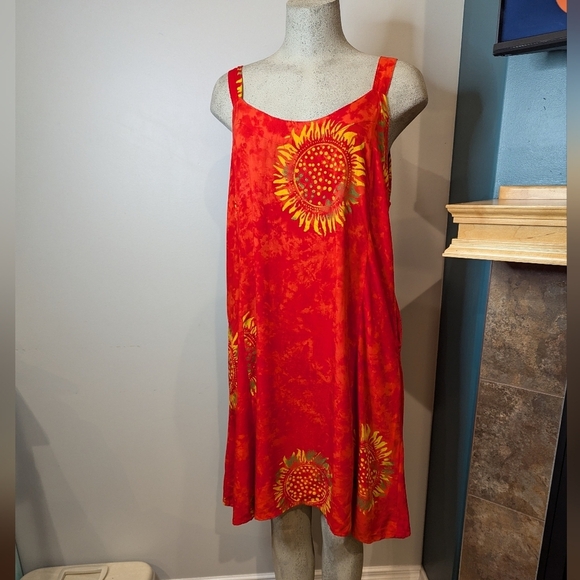 Rayon red sundress with bright golden sunburst sunflowers Size L - Picture 2 of 10